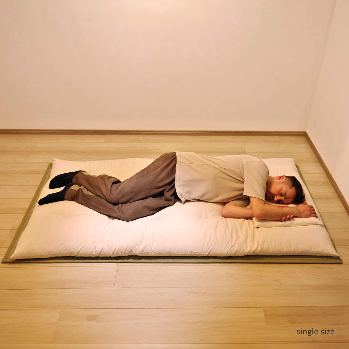 Conjunto Inicial de Futon - 4 itens no tamanho Solteiro - Um Colchão Orgânico, Um Tatame Dobrável, Duas Capas Orgânicas para Futon