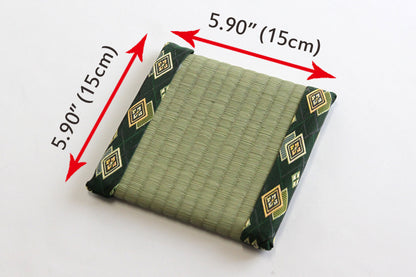 B -  15 x 15 x 1.5 cm (5.9 x 5.9 x 0.6 in)
