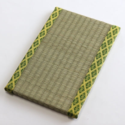 D - 30 x 18 x 1.5 cm ( 11.8 x 7.09 x 0.6 in)