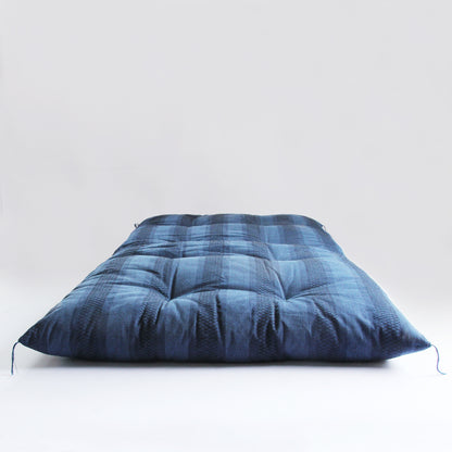 Colchão de Futon Japonês, Artesanal (Tecido: Enshu Weave Enchimento: Algodão Orgânico 100%,) AZUL MESCLADO
