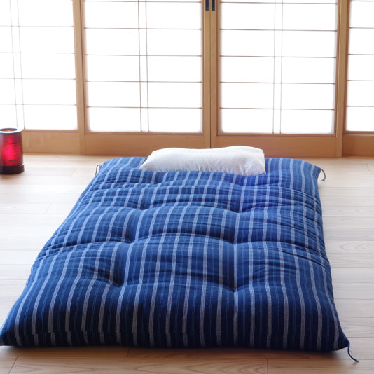 Colchão Japonês Futon Feito por Artesãos (Tecido: Algodão Tecer Enshu Padrão Listras Shima, Enchimento: Algodão Orgânico 100%)