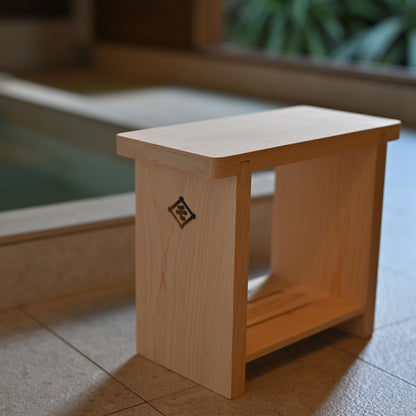 Banquinho de chuveiro artesanal de Hinoki japonês