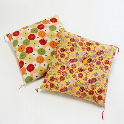 Almofada japonesa (Zabuton) – Kikuyuzen e Kodemari 23 x 21″