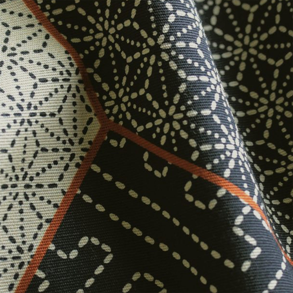 Futon Kotatsu Japonês, Cobertor Kotatsu, Artesanal (Tamanho: 80,7"x 80,7" 205 x 205cm , Tecido: Estampa Padrão Sashiko Zanmai Enchimento: Algodão Orgânico)
