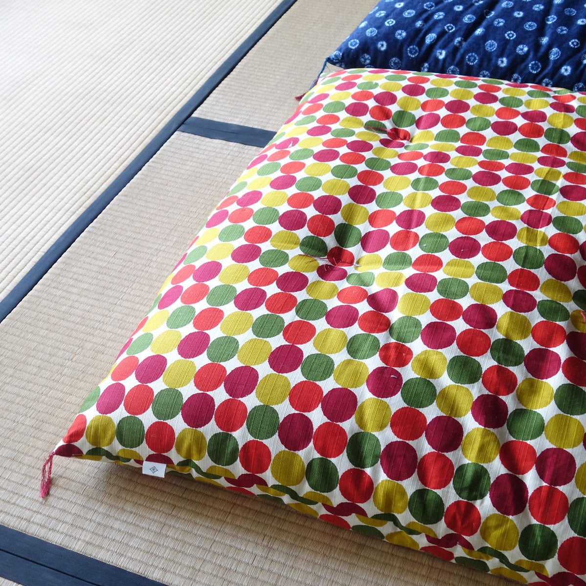 Japanese Futon Mattress, Artisan Handmade (Fabric: Polka Dot Red, Filling: Organic Cotton 100%)